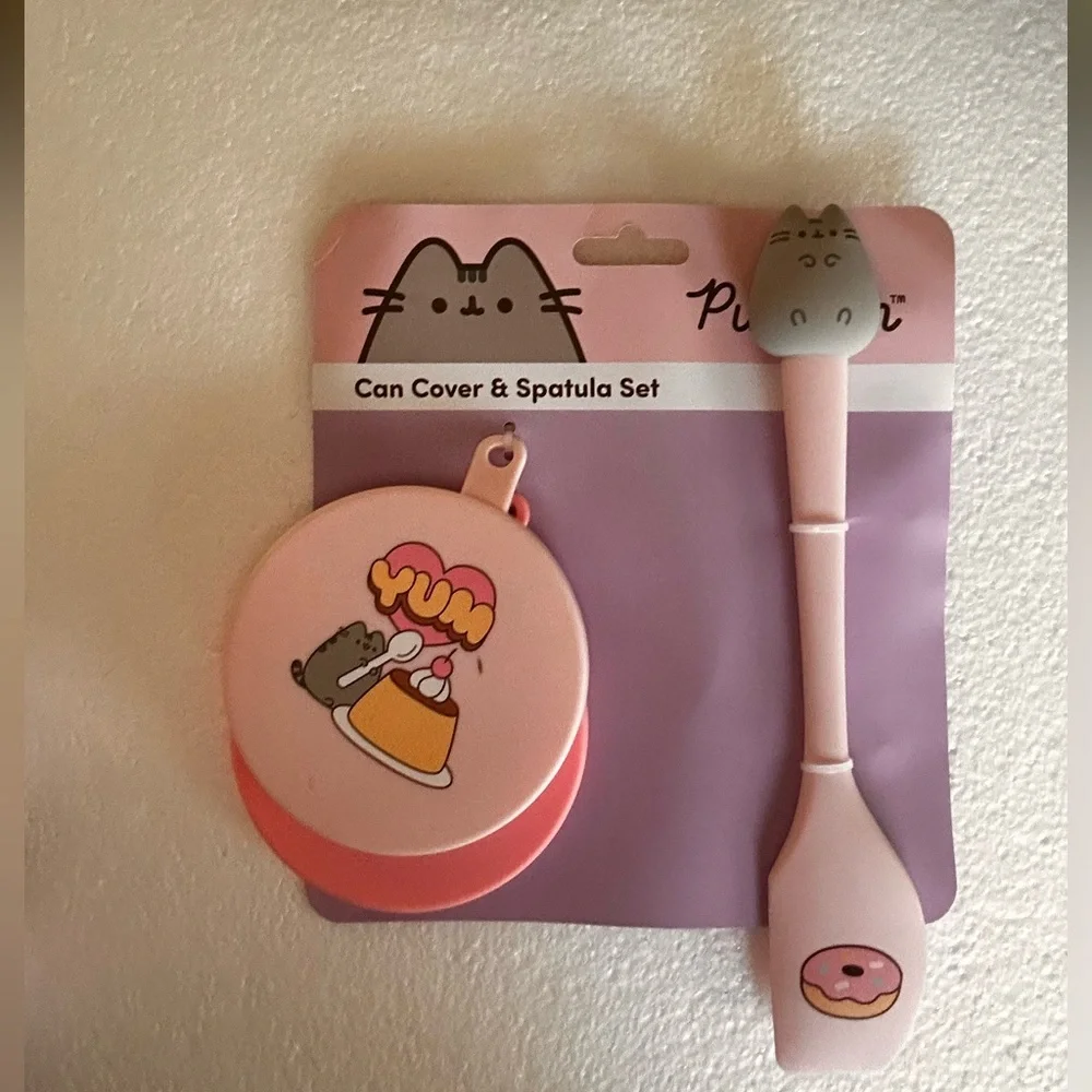 Pusheen Gift Set w/Pedestal Bowl, Can Covers & Spatula Set, Figure and Decals
